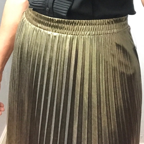 WD•NY skirt, gold color, size small. - Picture 1 of 4
